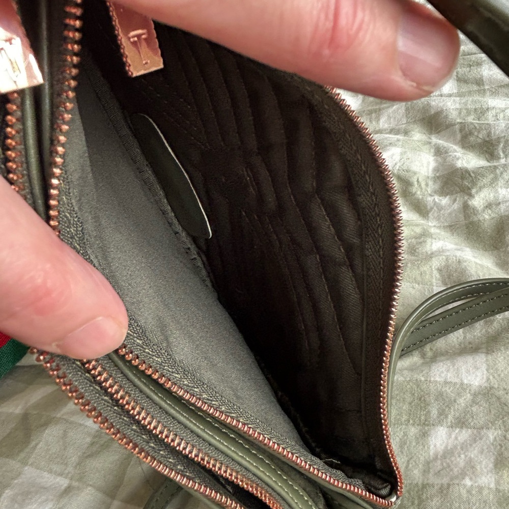 Ted Baker Olive Quilted Bow Crossbody Bag - Picture 4 of 4